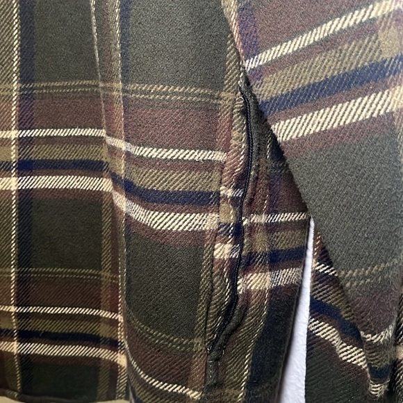Orvis Plaid Button-Up Shirt size
Medium - Picture 8 of 9